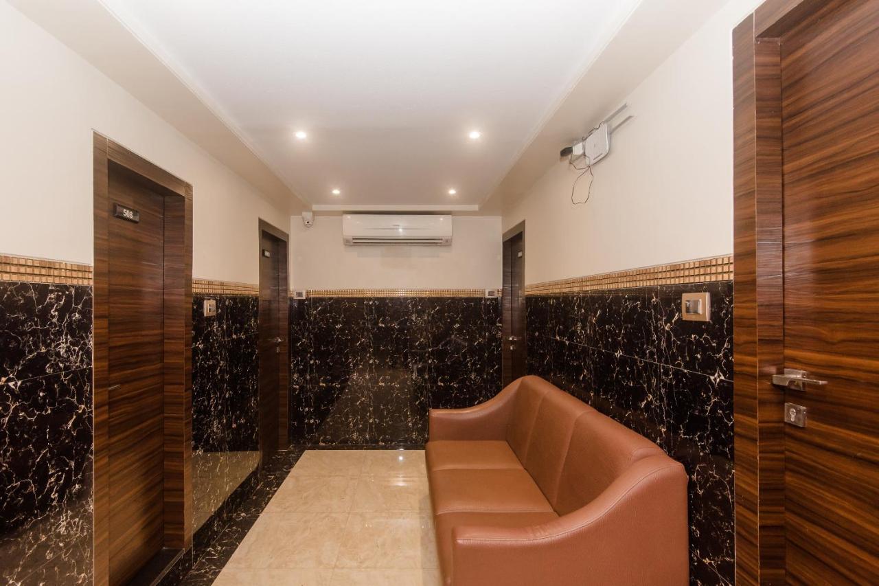 Vaccinated Staff - Oyo 22055 Dadar Residency Ξενοδοχείο Βομβάη Εξωτερικό φωτογραφία