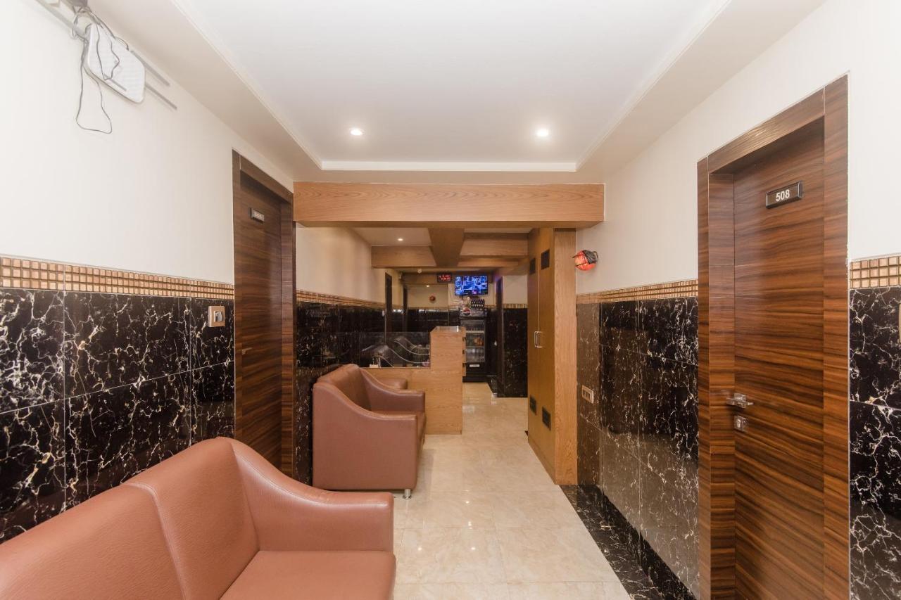 Vaccinated Staff - Oyo 22055 Dadar Residency Ξενοδοχείο Βομβάη Εξωτερικό φωτογραφία