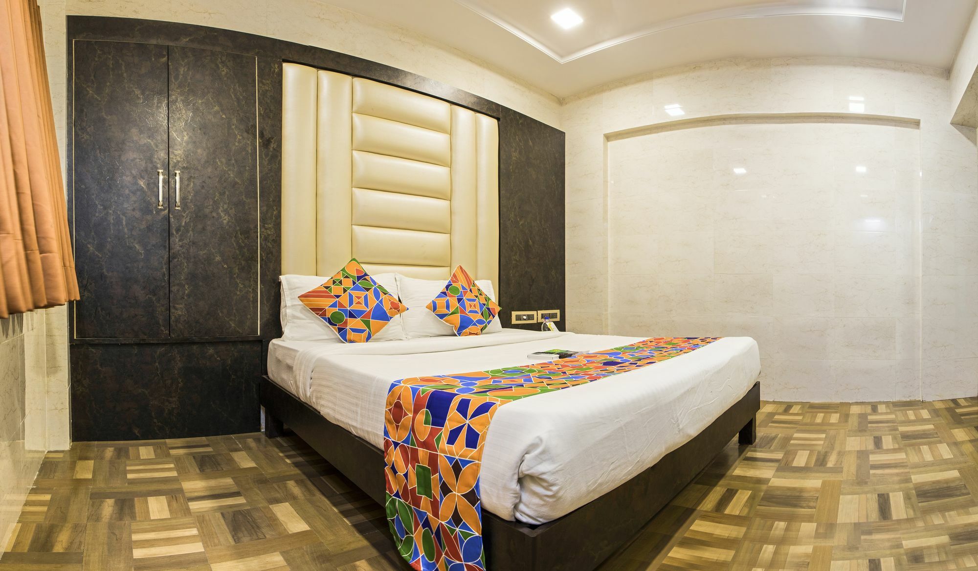 Vaccinated Staff - Oyo 22055 Dadar Residency Ξενοδοχείο Βομβάη Εξωτερικό φωτογραφία